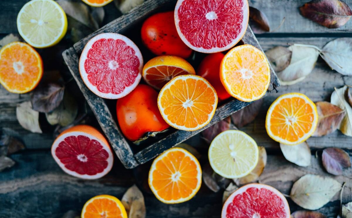 Reinterprets the classic bookshelf